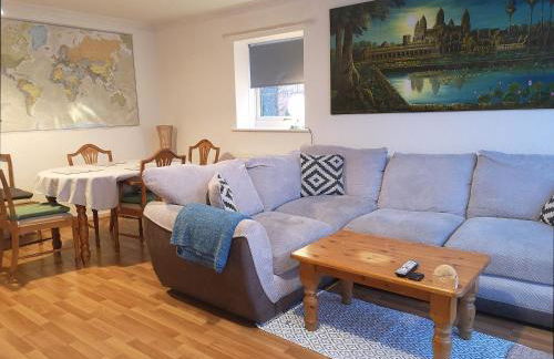 5 Bed Townhouse with Garden & Parking by BrumStay UK - Foto 2