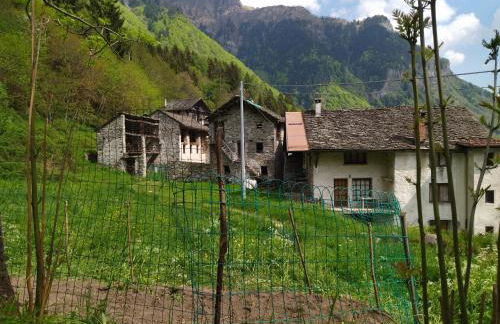 il fiume di fianco. appartamento alta valsesia - Foto 8