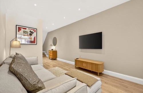 Stunning 2 Bedroom Apartments - City Centre Location, Free WiFi, Free Parking, Spacious Accommodation, Comfort and Style, Freshly Rennovated - Foto 8