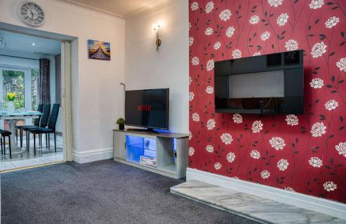 Modern 3BR Manchester Home Sleeps 7 Parking - Foto 60
