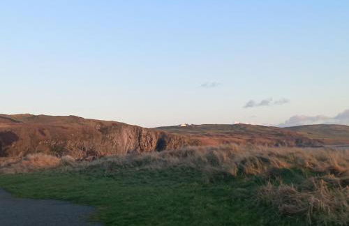 'Sunset Lodge' Peaceful Coastal Retreat with Hot Tub - Photo 11