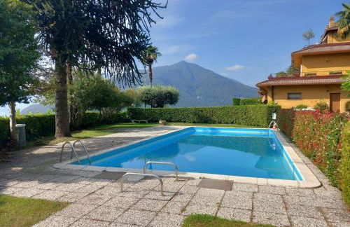 Holiday Home in Maccagno with Pool - Foto 1