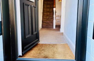 Charming End of Terrace Home with Garden - Foto 2