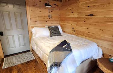 Sweet Tree Cabin with Grill Overlooking Tappan Lake in Ohio - Foto 6