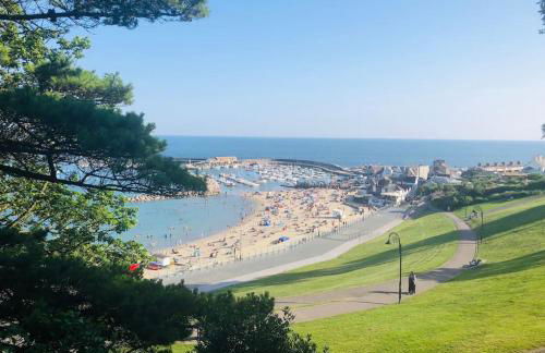 Sea Cliff View Designer Home - Photo 7