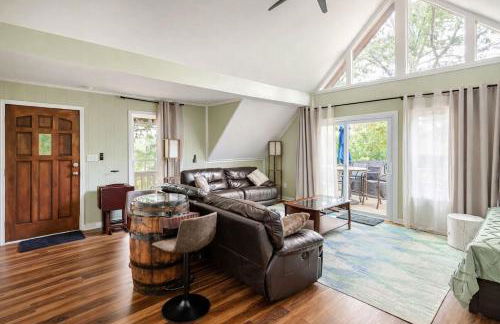 Family A-Frame, HotTub, FirePit, ClimbingWall, EVCharger, & More - Photo 11