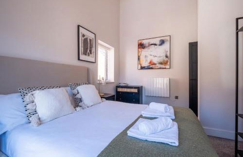 Luxury 4BDR House By Torr Property Group Short Lets & Serviced Accommodation With Free Gated Secure Parking & Private Patio Garden Liverpool - Foto 55