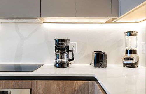 Luxury Escape At 72 Park - Photo 13