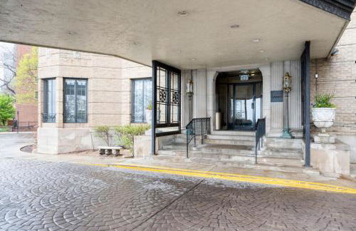 Gold Coast studio w doorman gym 2 blocks to L CHI-916 - Photo 25