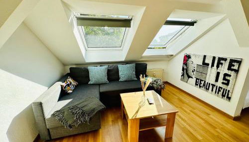 Trendige Dachgeschosswohnung in Connewitz - 3 Schlafbereiche - Platz für bis zu 5 Personen - tolle Lage und öffentliche Verkehrsmittel - Foto 4