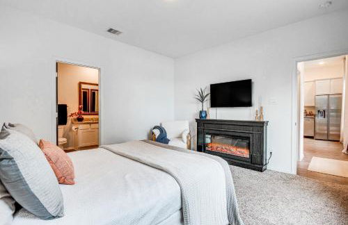 Montgomery Home with Pond Access, Fire Pit and More! - Foto 12