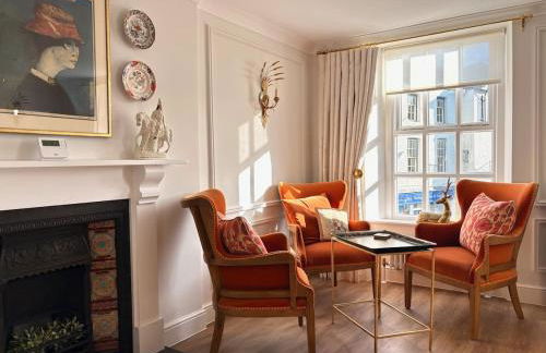 Boutique High Street Apartment In Crickhowell - Photo 2