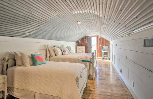 Hot Tub and Game Room! Family Schulenburg Retreat - Foto 30