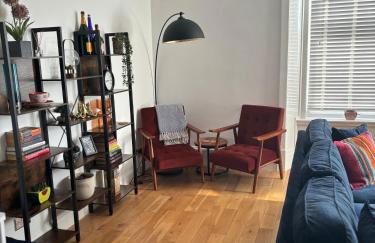 Taylor Close - Spacious Central Ferry Flat - Photo 2