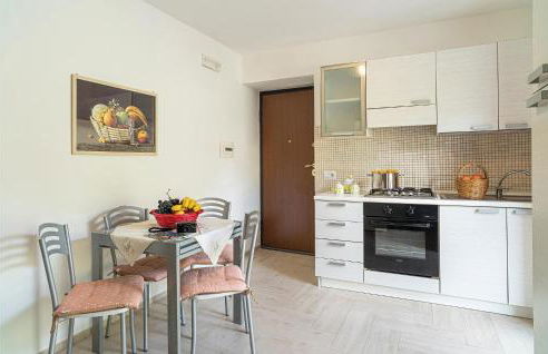 Cozy Home In Torraca With Wifi - Photo 16