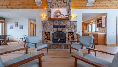 Mountain View Home w/Hot Tub - Close to Downtown! - Foto 3, Other