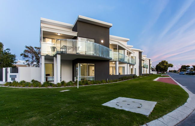 Reflections by Rockingham Apartments - Photo 1