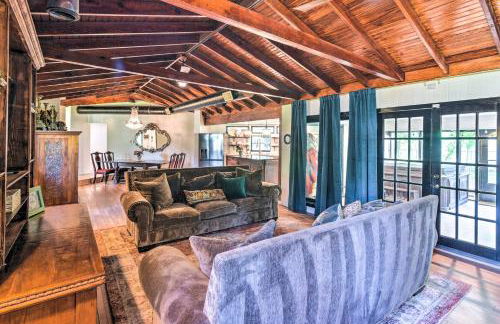 Upscale Dickinson Getaway with Yard on 1 Acre! - Foto 9