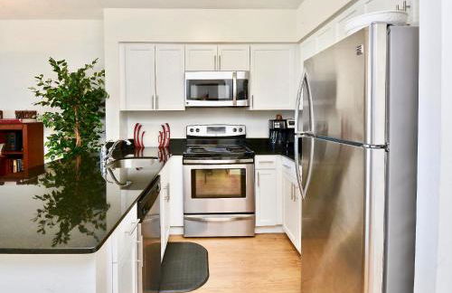 Executive Suite at National Landing - 1BR, Metro, Gym, Pool, Sauna, 2 Queen Beds - Foto 13