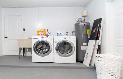 New 6min to 3 Sister Springs, Spacious, Fun with Game Room - Foto 36