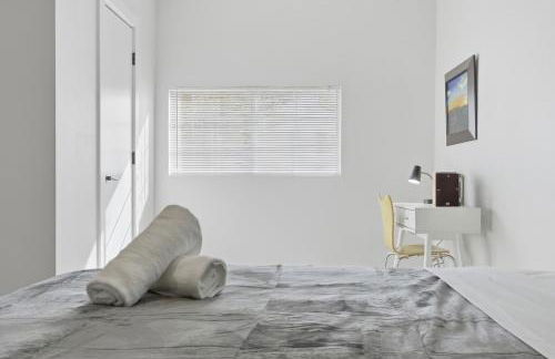 Walk to SXSW Venue, 2025 New Build Beauty at UT, Downtown, King Beds - Foto 28