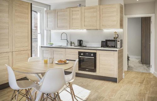 Bright 1 bedroom apartments near Farnham Castle - Photo 21