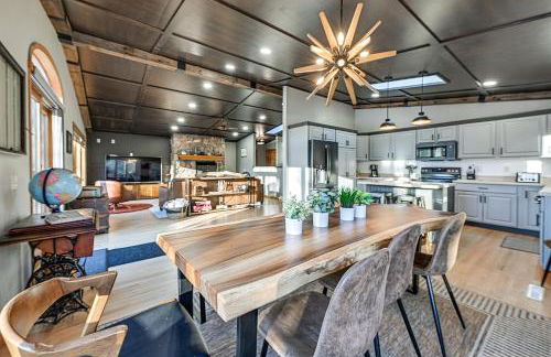 Pet Friendly with Game Room, Hot Tub and Private Dock! - Foto 7