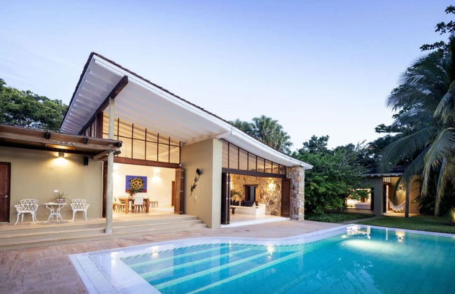 w Spacious 5BR Villa at Mesa de Yeguas - Photo 1