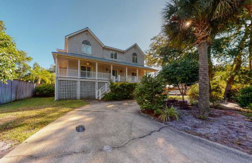 Beautiful home with modern conveniences - close to the beach, dogs welcome - Foto 1