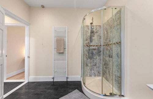 Spacious 6-Bed with Pool Table Desks in every room - Foto 32