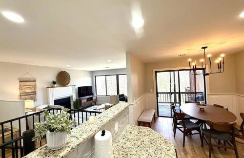 The Canopy 4BR Forest Escape Spa, Sip, and Unwind - Foto 34