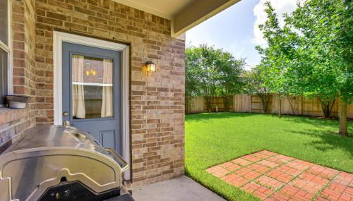 Fish and Hike Pet-Friendly Humble Home with Yard - Foto 2