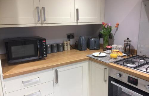 40 Newgate Barnard Castle -Central Location - Court Yard - Dog Friendly - Sleeps 7 - Wood Burner - Complimentary Logs & Wine - Smart TV - Foto 27