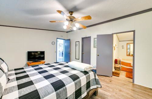 Quiet Horseshoe Hill House By Lake Barkley! - Photo 13