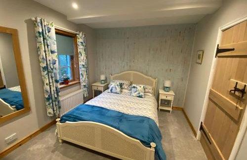 Riverside Cottage with balcony and fishing jetty - Foto 17