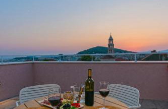 Split Eye Apartment - Photo 20