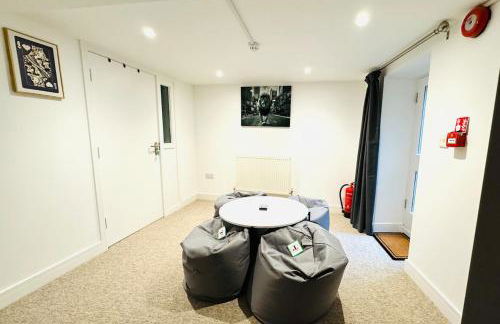 NEW Central Ryde Retreat, Melville Duplex, short walk to Beach Sleeps 6 - Foto 7