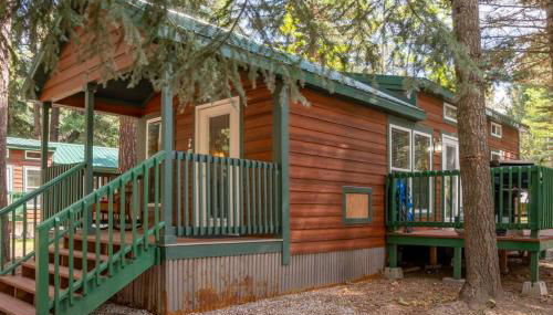 The Bear Den Cabin #12 at Blue Spruce RV Park & Cabins - Foto 2