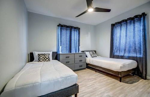 Modern Home-Downtown-3 Bedroom- King Bed - Foto 22