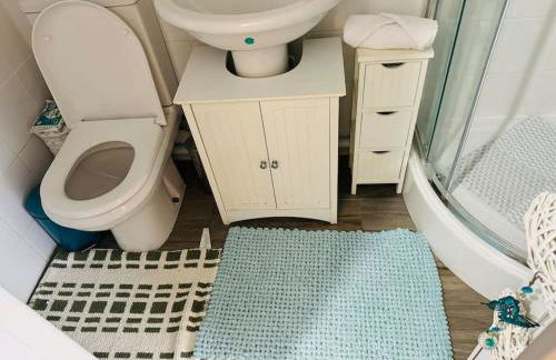 Contractors families free parking Ramsey Road - Foto 9