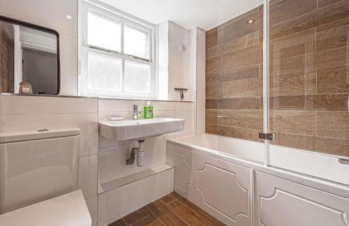 Character Townhouse in Town Centre & Superb Views - Foto 32