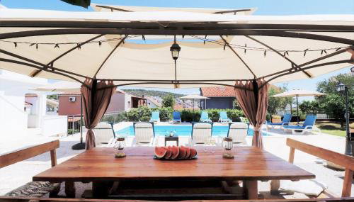 Villa Mendula Trogir - Luxury villa by the beach - heated pool - lush green garden - Foto 2