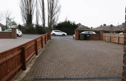 Large 4 Bed Home - Fast Wifi, Smart TV's & Free Parking - Near A66 - Foto 44