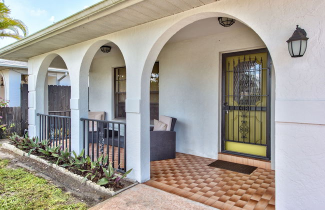 Avanti Vacation Rental, Relaxing 3-BR Retreat with Private Pool Minutes from Vanderbilt Beach and Delnor-Wiggins State Park. Enjoy Southern Exposure, BBQ Area, and Pet-Friendly Comfort - Foto 24