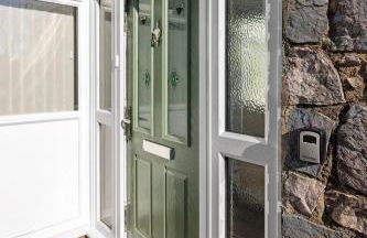 Baywatch Sea View Retreat - Photo 35