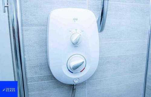 2ndHomeStays-Walsall- A Charming 3-Bed Home with Landscape View - Suitable for Contractors and Families -Large Parking for 3 Vans - Sleeps 7- 7 mins to J10 M6 and 21 mins to Birmingham - Foto 41