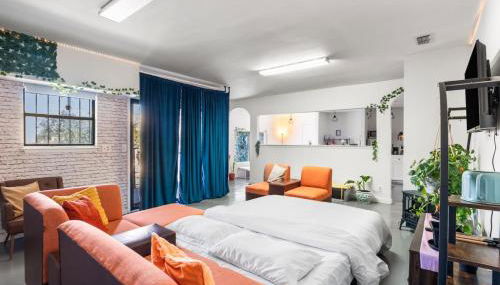 Walk to outlets free designated parking - Foto 2