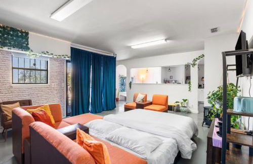 Walk to outlets free designated parking - Foto 2