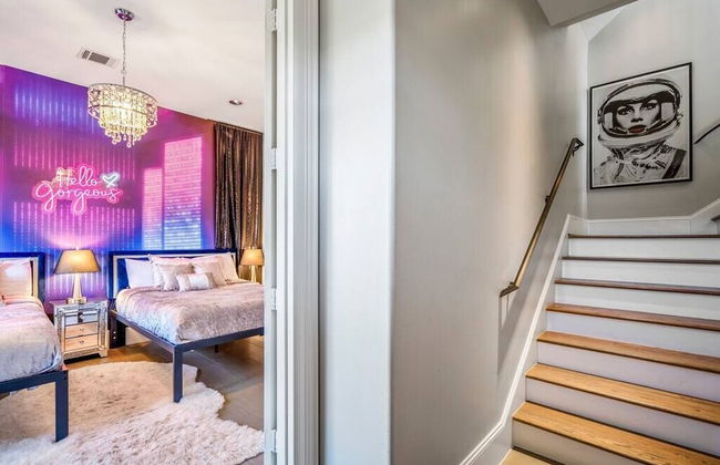 Luxury Downtown Home w Rooftop Deck in the Skyline - Foto 8