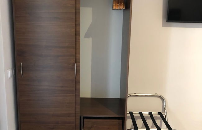 Lemon Tree Suites Near ATH Airport - Photo 9